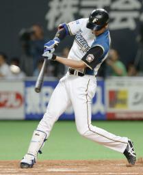 日本ハム連敗止めた！決勝弾の中田「自分も打たなければと」