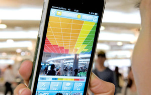 豪雨 スマホで警戒 アプリ続々 ピンポイント予測を速報