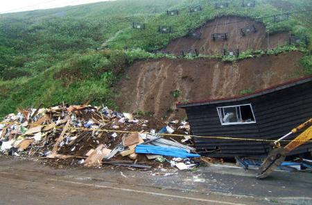 北海道・礼文島でも豪雨による土砂崩れ 母娘２人死亡