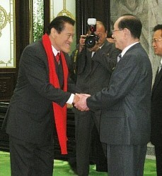 平壌プロレス大会の会場は満席 金正恩氏は現れずメッセージもなし