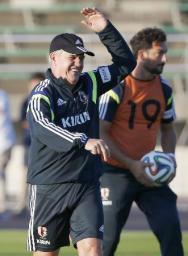 アギーレ監督「新しいステージの始まり」 サッカー日本代表、札幌で始動