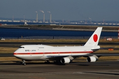 防衛省、政府専用機の位置情報の非表示を申し入れ