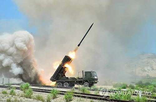 北朝鮮が日本海に発射体３発、新型ミサイルか