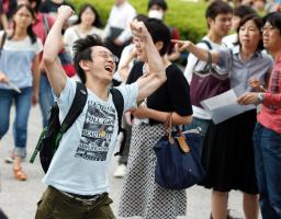 司法試験合格率低迷、法科大学院「存続危うく」 2014年09月10日 13時26分