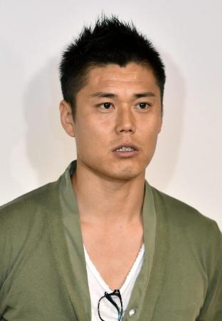 川島、ハーフ女性と結婚 長谷部には…