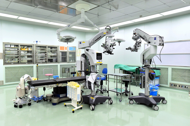 理研、目の難病にｉＰＳ細胞で世界初の手術 2014年09月12日 21時26分