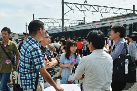 「鉄コン」に男女1000人 成立カップル、車両基地見学