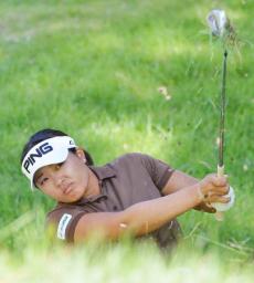 鈴木愛が大会最年少でツアー初Ｖ 日本女子プロ最終日