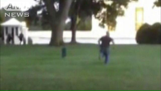 ホワイトハウスに男が侵入、拘束 警備体制見直しへ