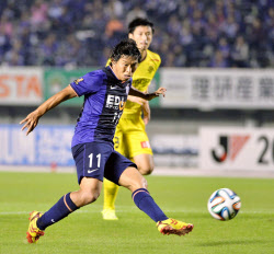 ガ大阪と広島、準決勝で先勝〈ナビスコ杯〉