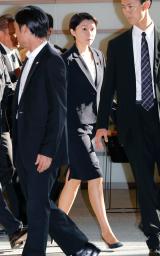 小渕経産相、辞任へ首相と協議 松島法相交代も調整