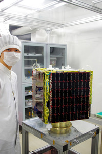 東大・ＪＡＸＡ、超小型探査機プロキオン公開