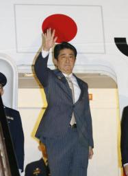軽減税率、再増税と同時 首相検討、低所得者に配慮