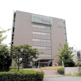 理研の竹市センター長が退任 小保方氏は一研究員に