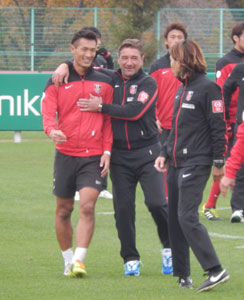 Ｖ王手浦和、０―０で後半へ Ｊ１、ガ大阪は２点リード