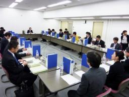 児相の調査権限強化を 厚労省専門委、虐待防止へ提言