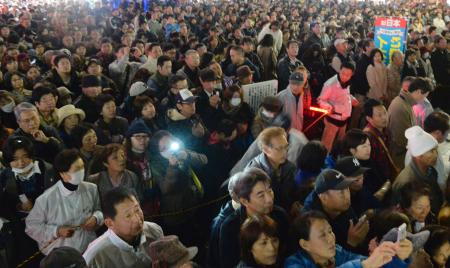 安倍不支持47%超 世論調査で支持上回る