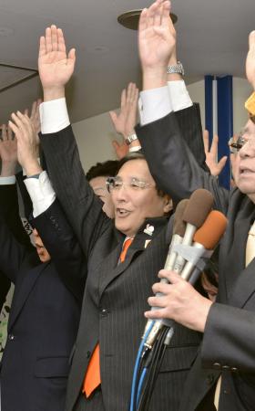 和歌山知事:仁坂氏が3選