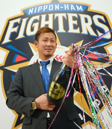 日本ハム・中田、大爆笑の金額発表「３億じゃない…。２億でした」