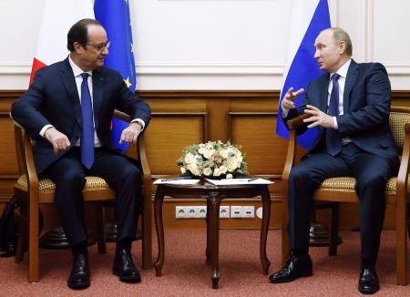 「近く停戦を宣言」と仏大統領 ウクライナ戦闘でロ首脳と会談後
