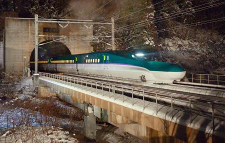 北海道新幹線 試験走行で青森県を初めて走行