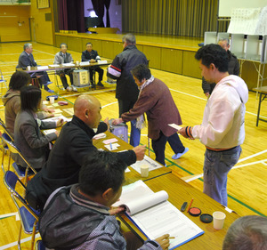 ＜衆院選＞青森投票率また最低 関心なし？