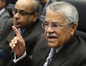 OPEC、シェア低下を招く生産縮小は困難＝サウジ石油相