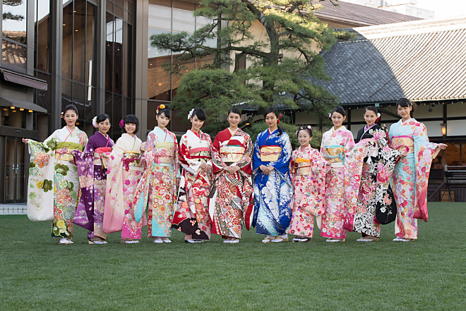 剛力彩芽、恒例の晴れ着撮影会で一年を振り返る