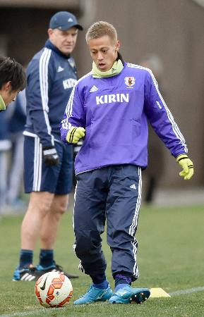 豊田、飛行機で移動中に発熱…インフルエンザの疑いも