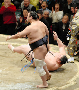 逸ノ城、傷だらけの連敗…北の湖理事長「相撲覚えられた」／初場所