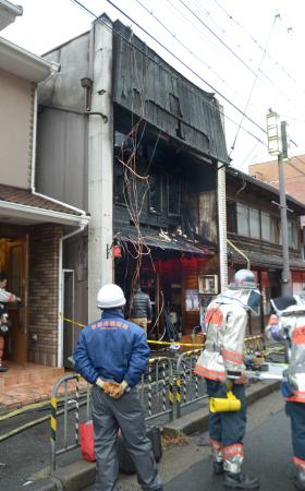 火災:文化人集った名物喫茶店全焼−−京都・ほんやら洞