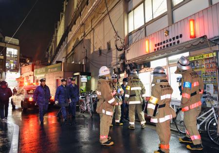 東横線電車内でスプレー噴射か 学芸大学駅、男性１人を搬送