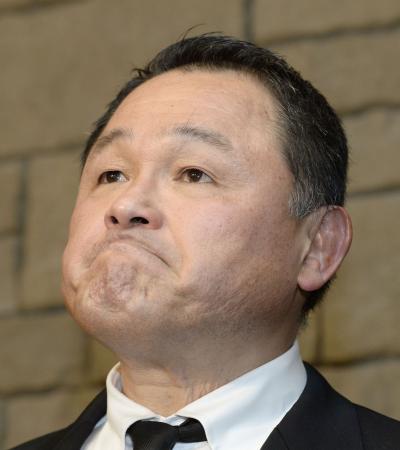 斉藤仁さん通夜に６００人、山下氏ら最後の別れ「志受け継ぐ」