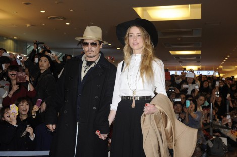 Ｊ・デップ、恋人ハードとラブラブ来日