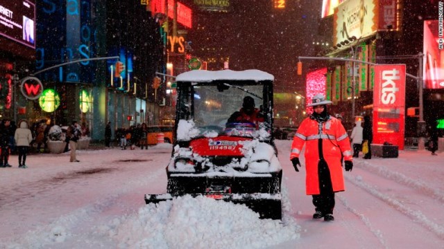 ＮＹなど非常事態宣言、交通機関マヒ 暴風雪に最大級の警戒