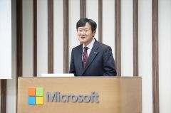 部屋中を仮想現実にするゲームが登場!? マイクロソフトが開発中の「RoomAlive」とは