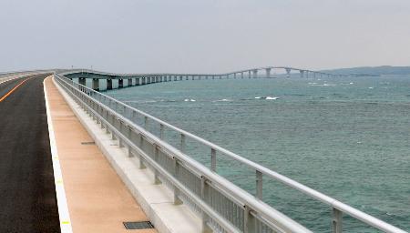 宮古島―伊良部島に橋開通 ３・５キロ、無料では最長