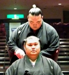 【大相撲】白鵬の審判部批判、稀勢の里は「自分は負けているので…」