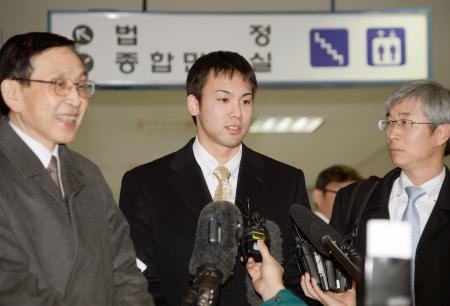 水泳・冨田選手の裁判、通訳が日付間違えて欠席 韓国