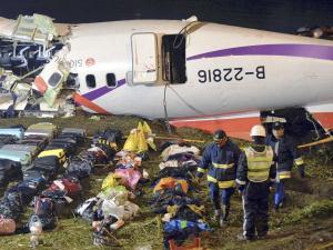 事故機、左エンジン２度交換＝航空当局、同型の検査要求－台湾