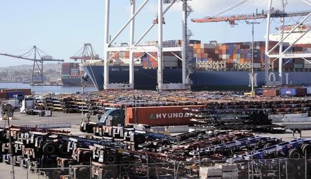 UPDATE 2-米貿易赤字、12月は2012年以来最大 経済成長下方修正も