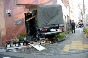 交通事故:中学生２人はねられ重体、重傷 茨城ひたちなか