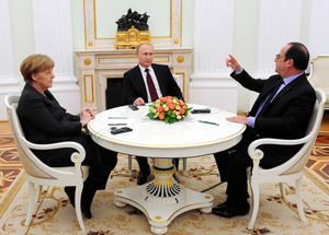 独仏露首脳が会談、ウクライナ問題で合意目指す 2015年02月07日 12時50分