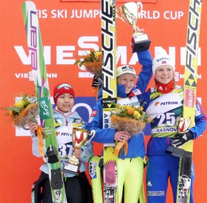 大貴４位 表彰台に０・５点届かず 葛西は１１位