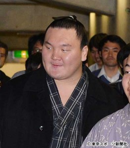 白鵬「なにーーっ！」審判部の話題に大声