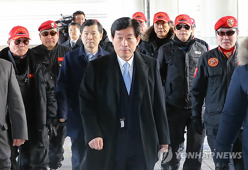 韓国大統領選で介入指示、元国家情報院長に実刑判決