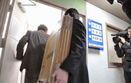 九州新幹線巡り贈収賄…容疑の長崎県係長ら逮捕 2015年02月12日 16時01分