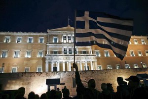 ギリシャ、ＥＣＢに緊急流動性支援の50億ユーロ拡大要請＝関係筋