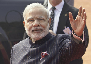 インド首相のスーツ、８１８９万円落札の事情