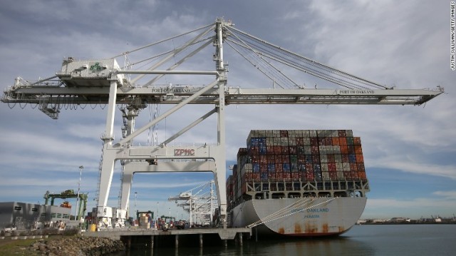 米港湾労使交渉が暫定合意 西海岸、物流停滞解消へ